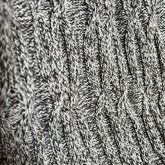 Kim Rogers, XL gray and green, knit, 2 button cardigan, cotton blend Great cond - Picture 2 of 3